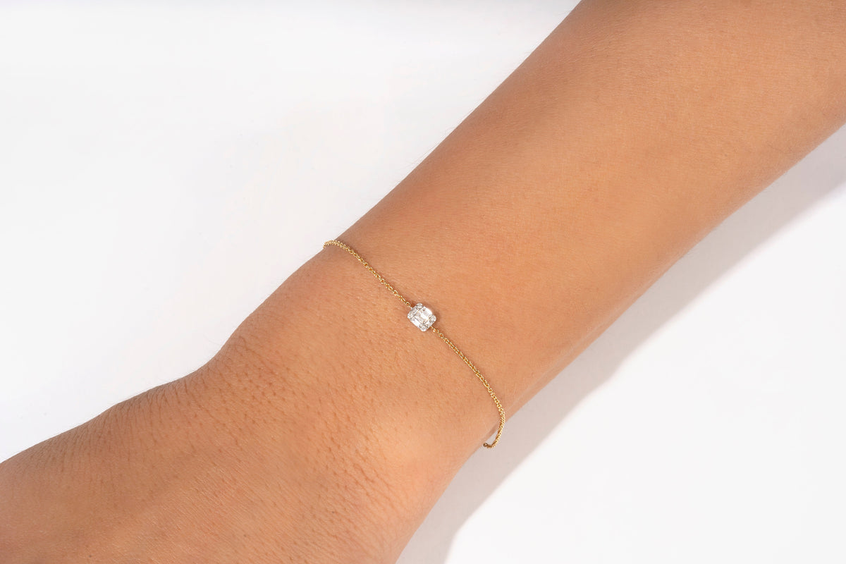 14K Illusion Emerald Diamond Bracelet | Restivo Jewelers