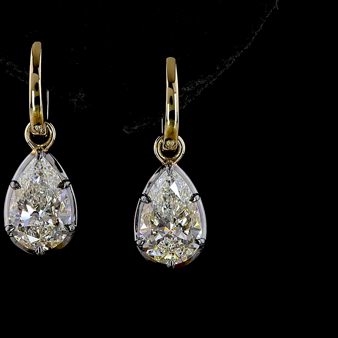 Pear Shape Hanging Earring Noir Setting