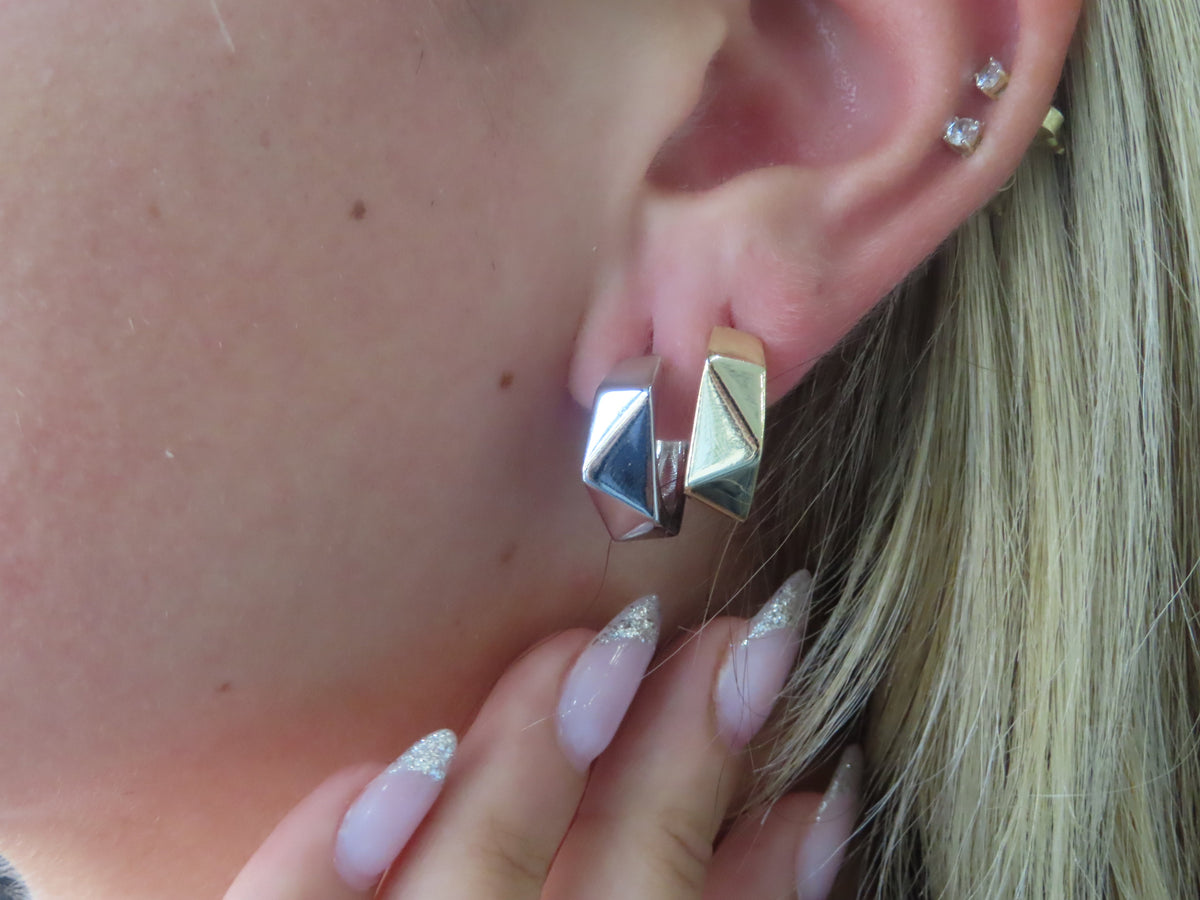 Edged Hoop | Restivo Jewelers