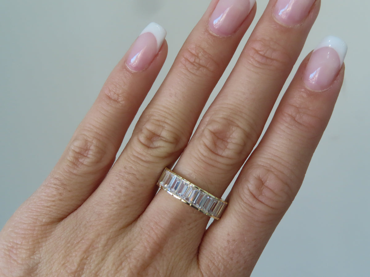 Bezel Queen Ring | Restivo Jewelers