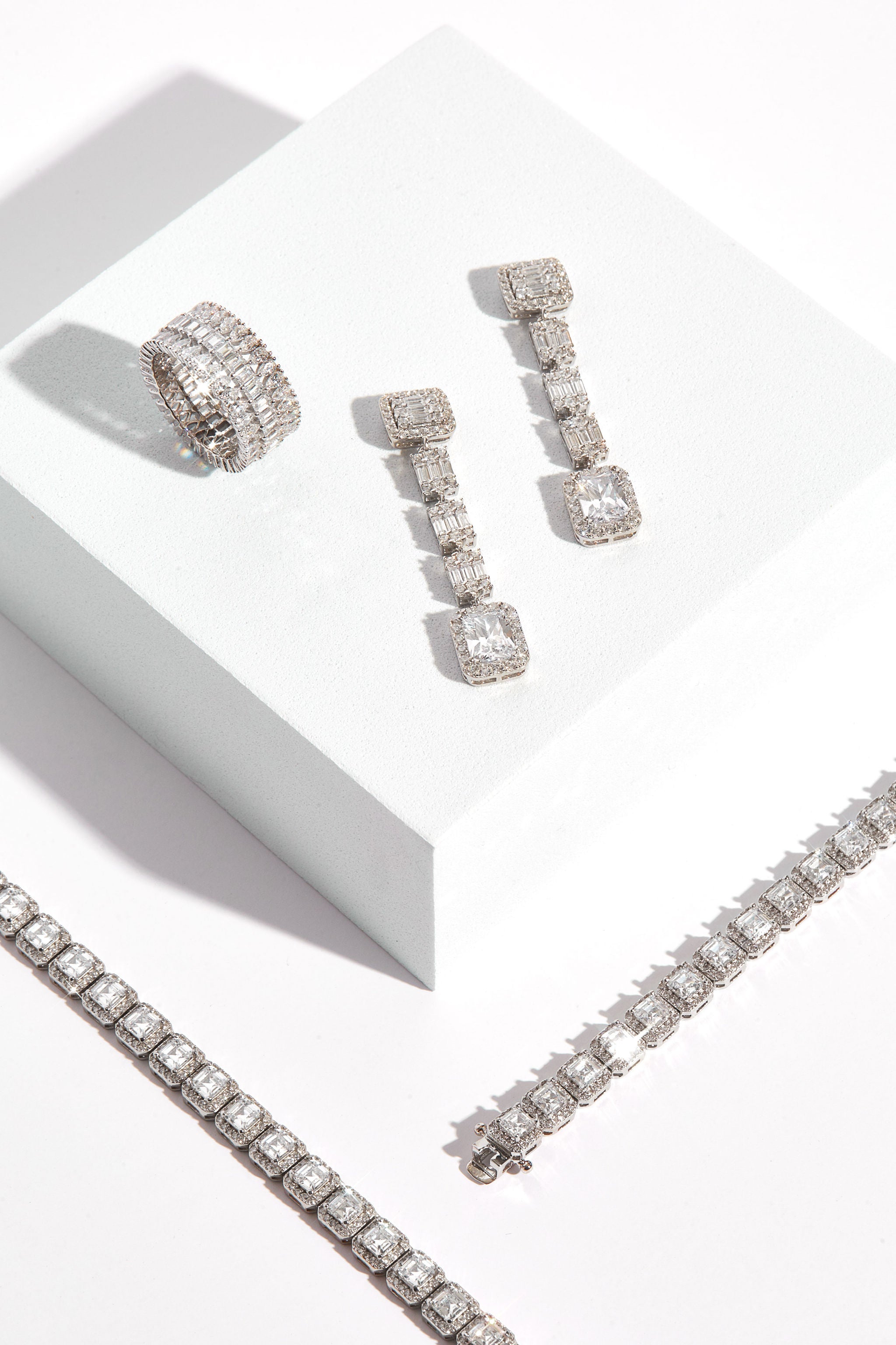 Milan Baguette Drop Earrings - SHOP PAIGE