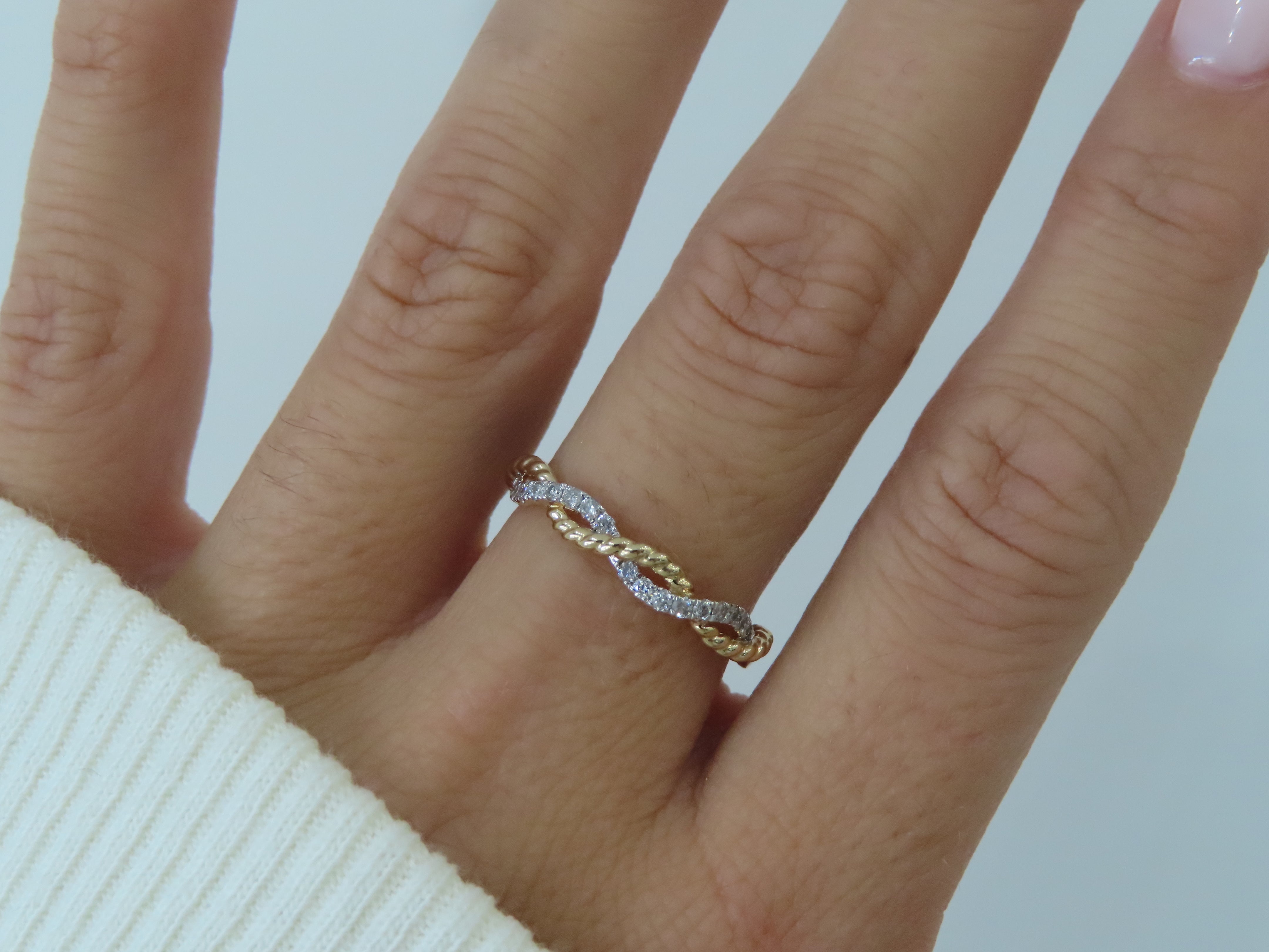 14k Rope Diamond Twist Ring